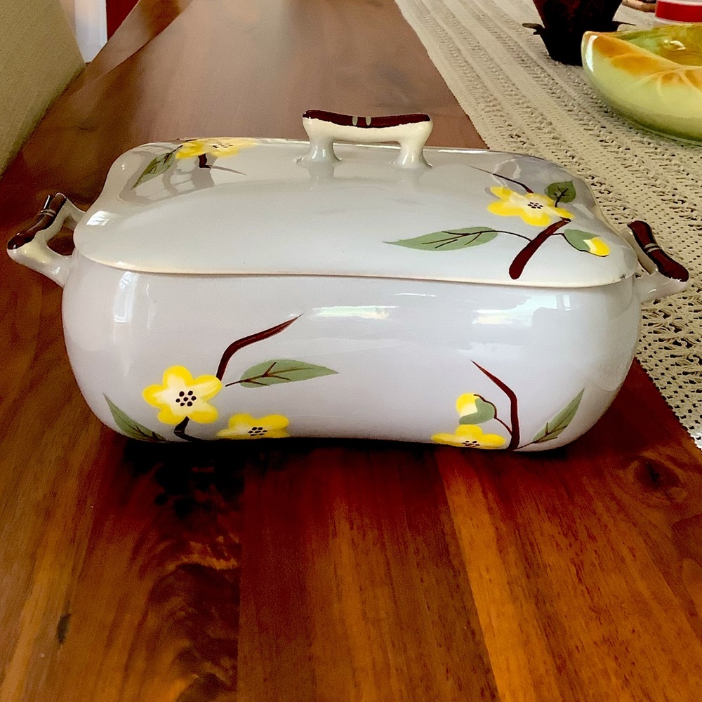 Vintage Weil Ware California blossoms casserole dish with lid -3A